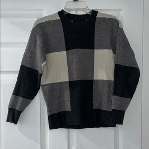 Women’s Black and Gray Sweater